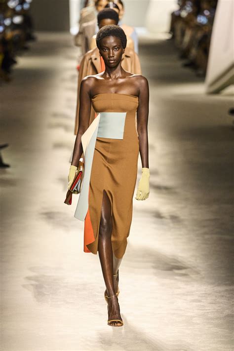 бренд fendi